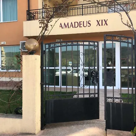 アパート Amadeus 19